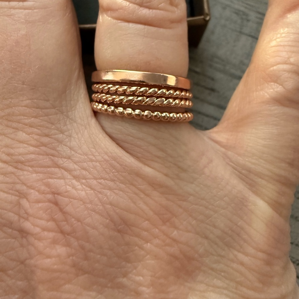 Rose Gold stackable ring set - Picture 4 of 6